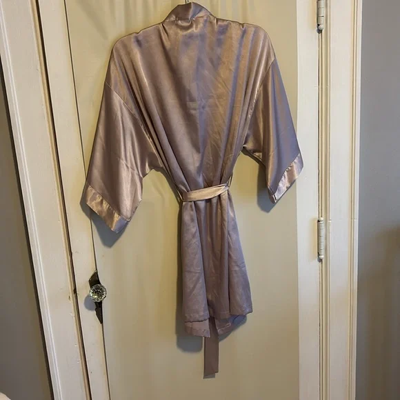 Victoria Secret Mauve Satin Robe - Picture 2 of 4